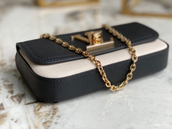 WIS pouch Vuitton Lockme Louis 0202